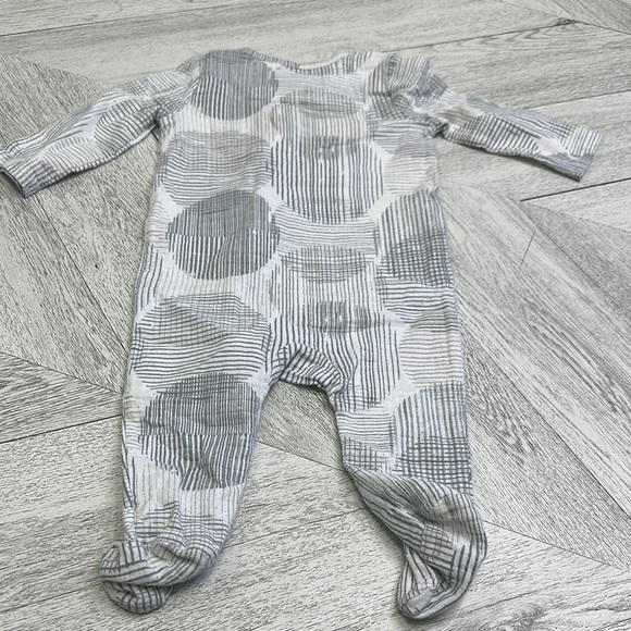 aden + anais Gray circle graphic Print Footies - Picture 4 of 5